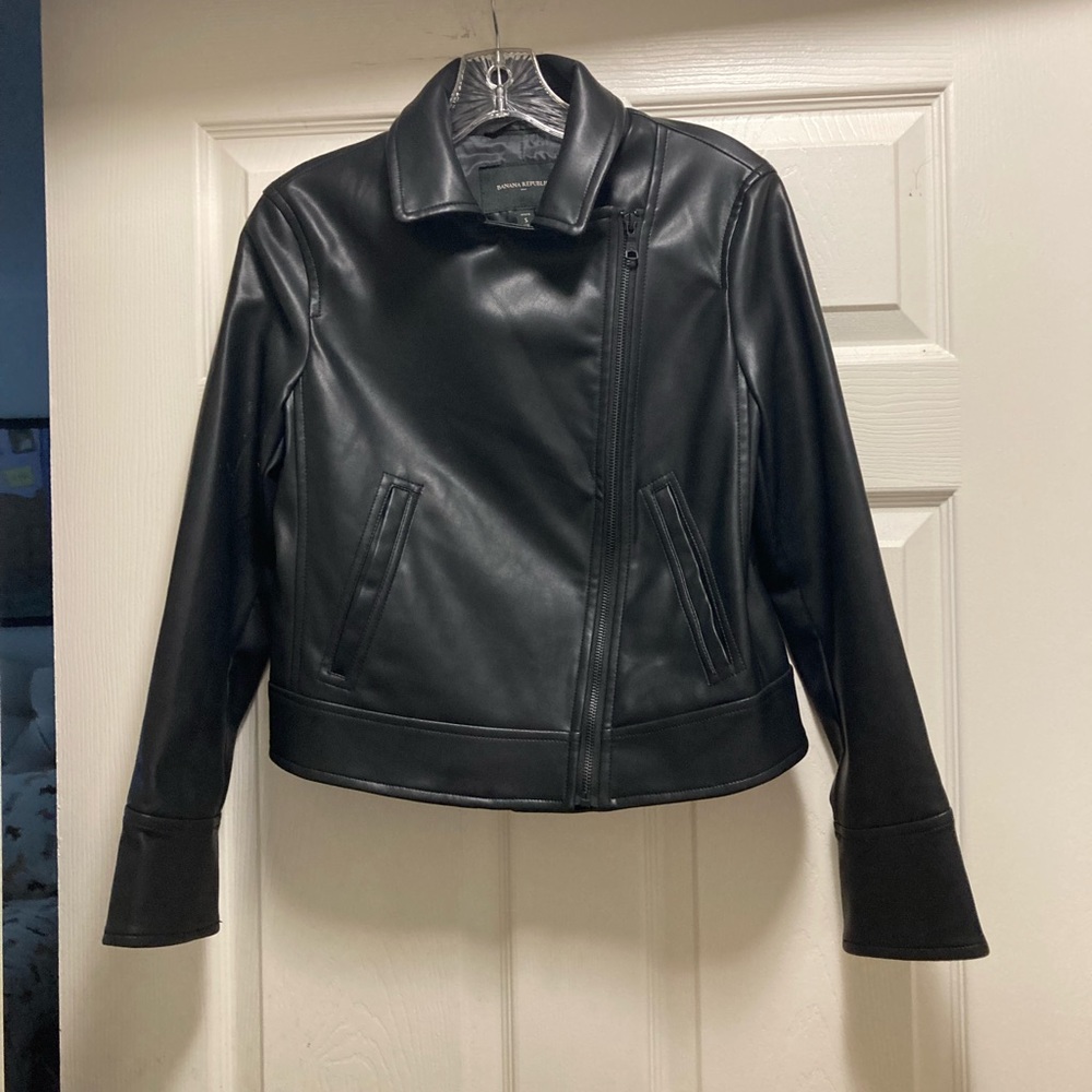 NWT Great Banana Republic Factory Black VEGAN Leather Moto Jacket - Size PS